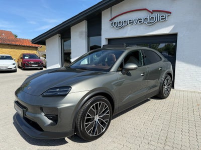 Porsche Macan 4   5d