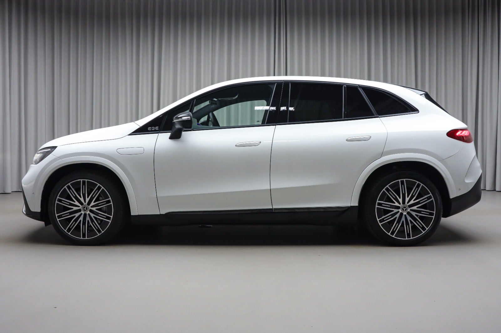 Mercedes-Benz EQE 350 SUV (6/8)