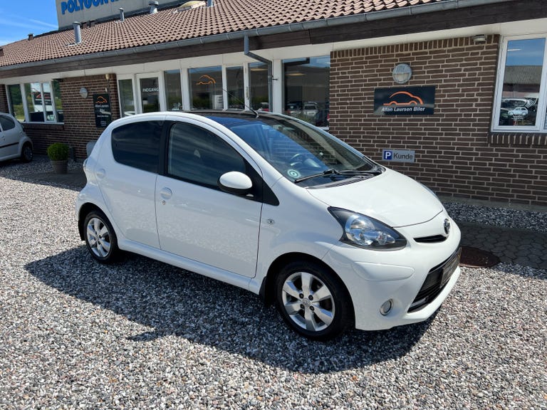 Toyota Aygo VVT-i Black&White