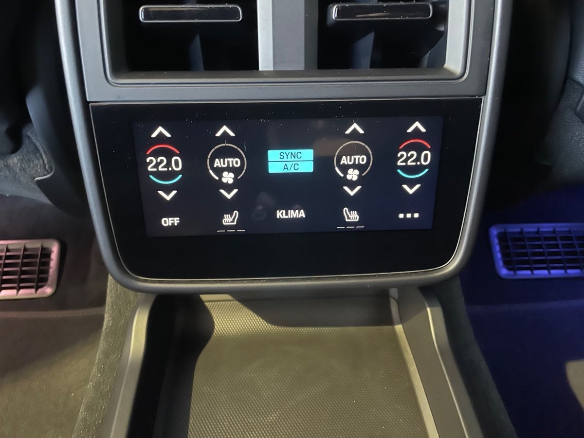 Porsche Taycan Turbo Performance+ Cross Turismo