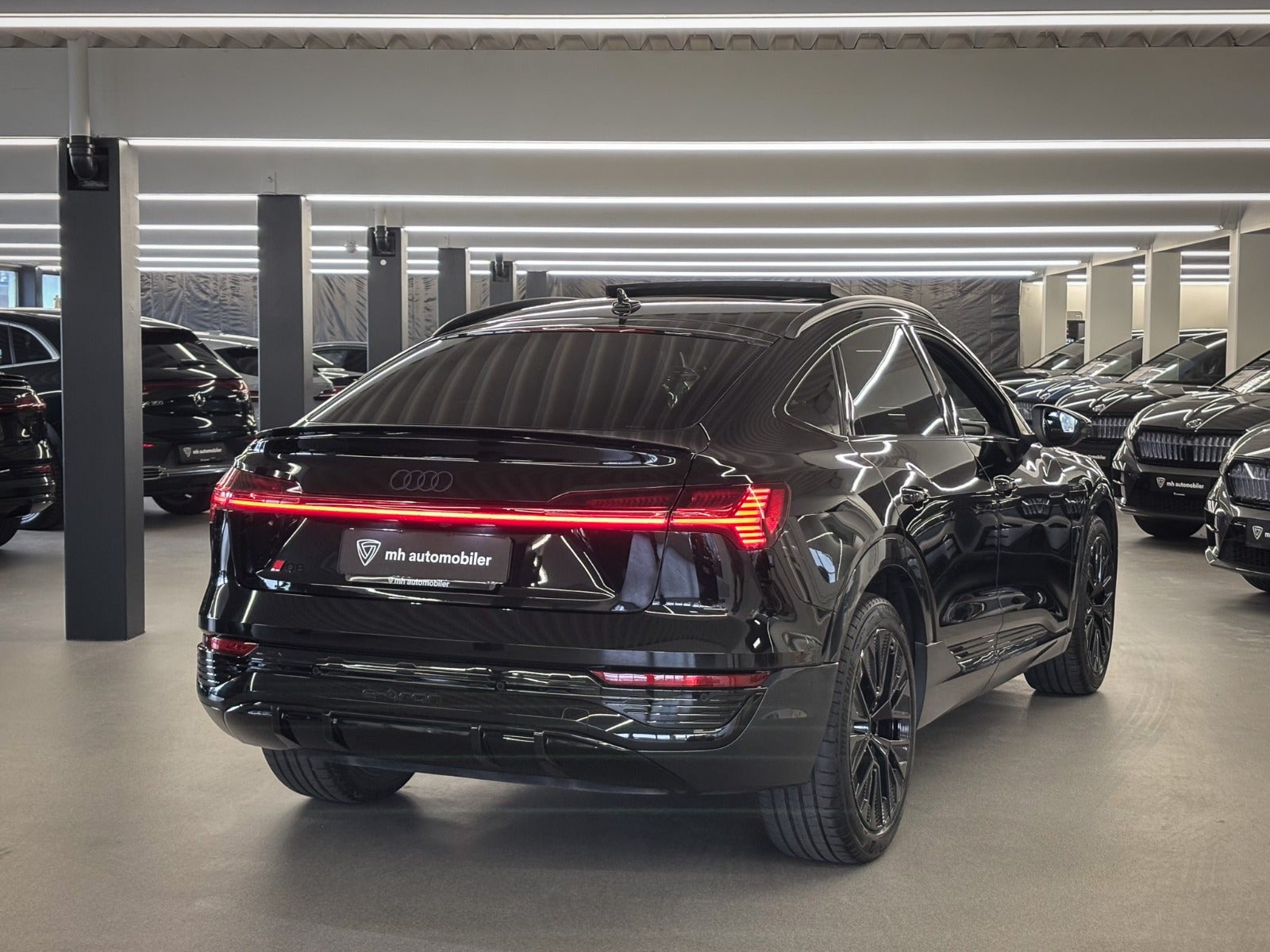 Billede af Audi Q8 e-tron 55 S-line Sportback quattro