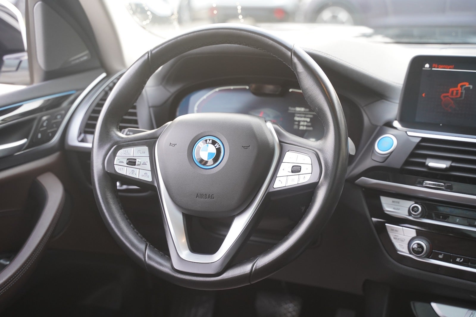 Billede af BMW iX3  Charged Impressive