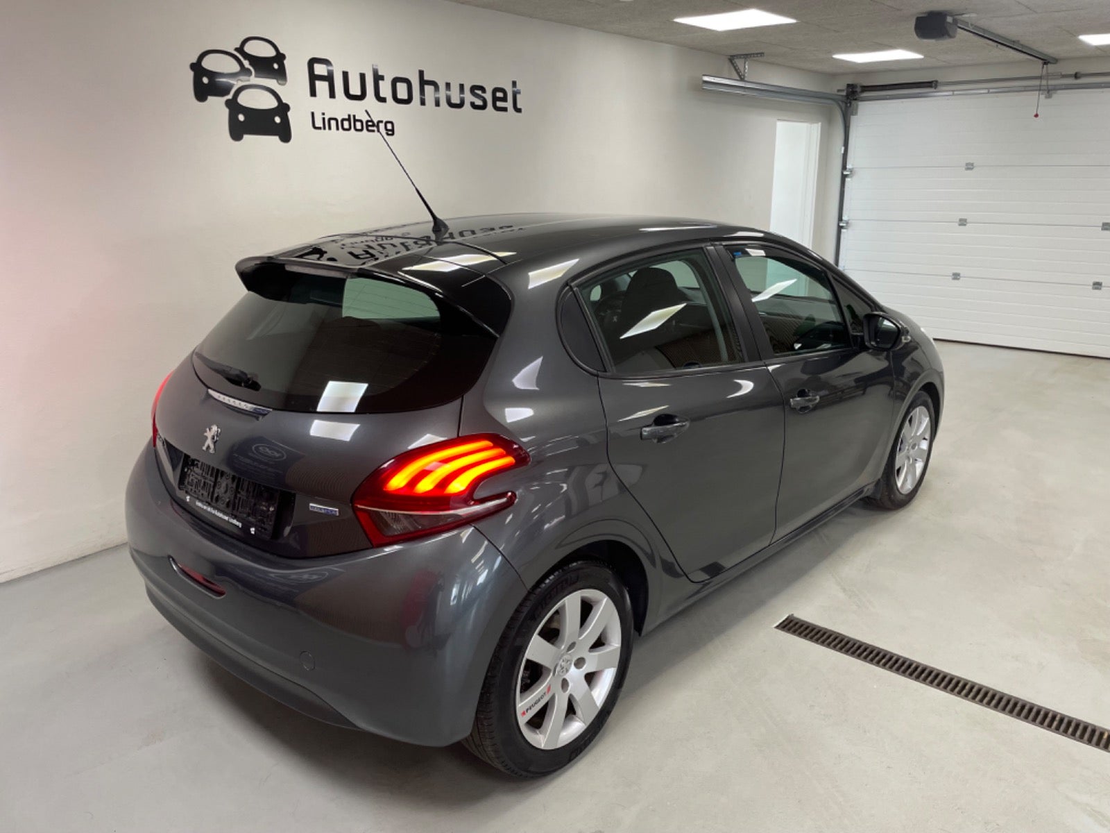 Peugeot 208 2015