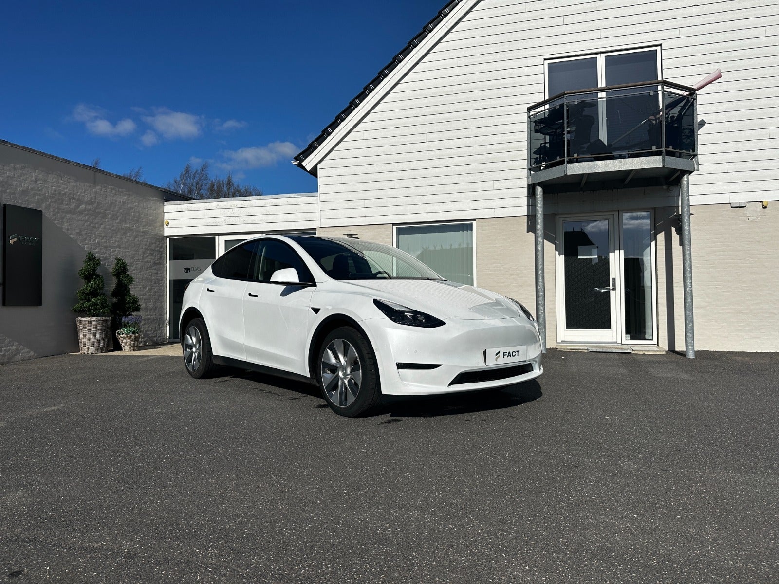 Tesla Model Y Long Range AWD