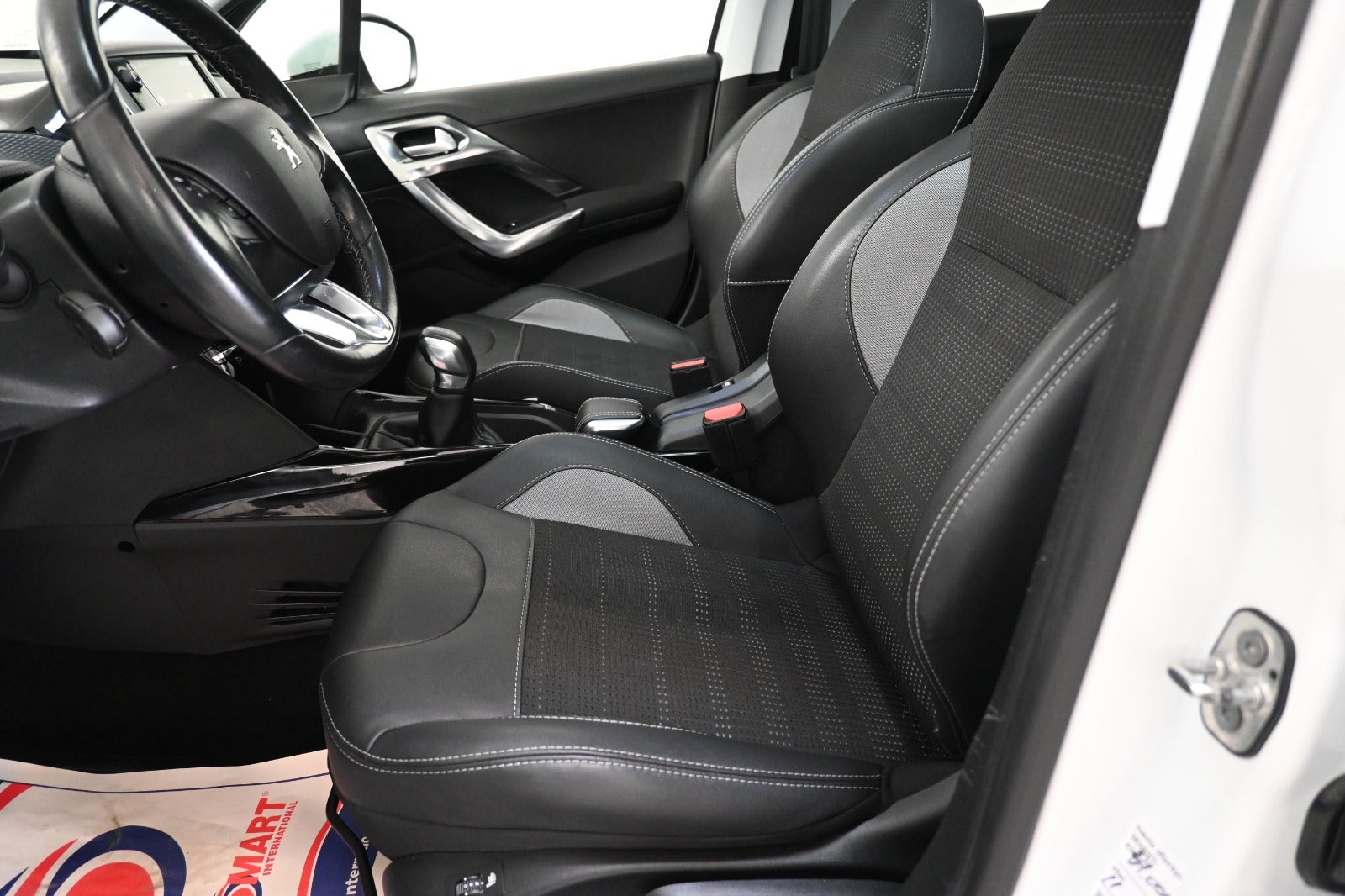 Peugeot 2008 e-THP 110 Desire Sky