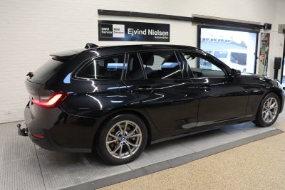 BMW 330e Touring Sport Line aut.