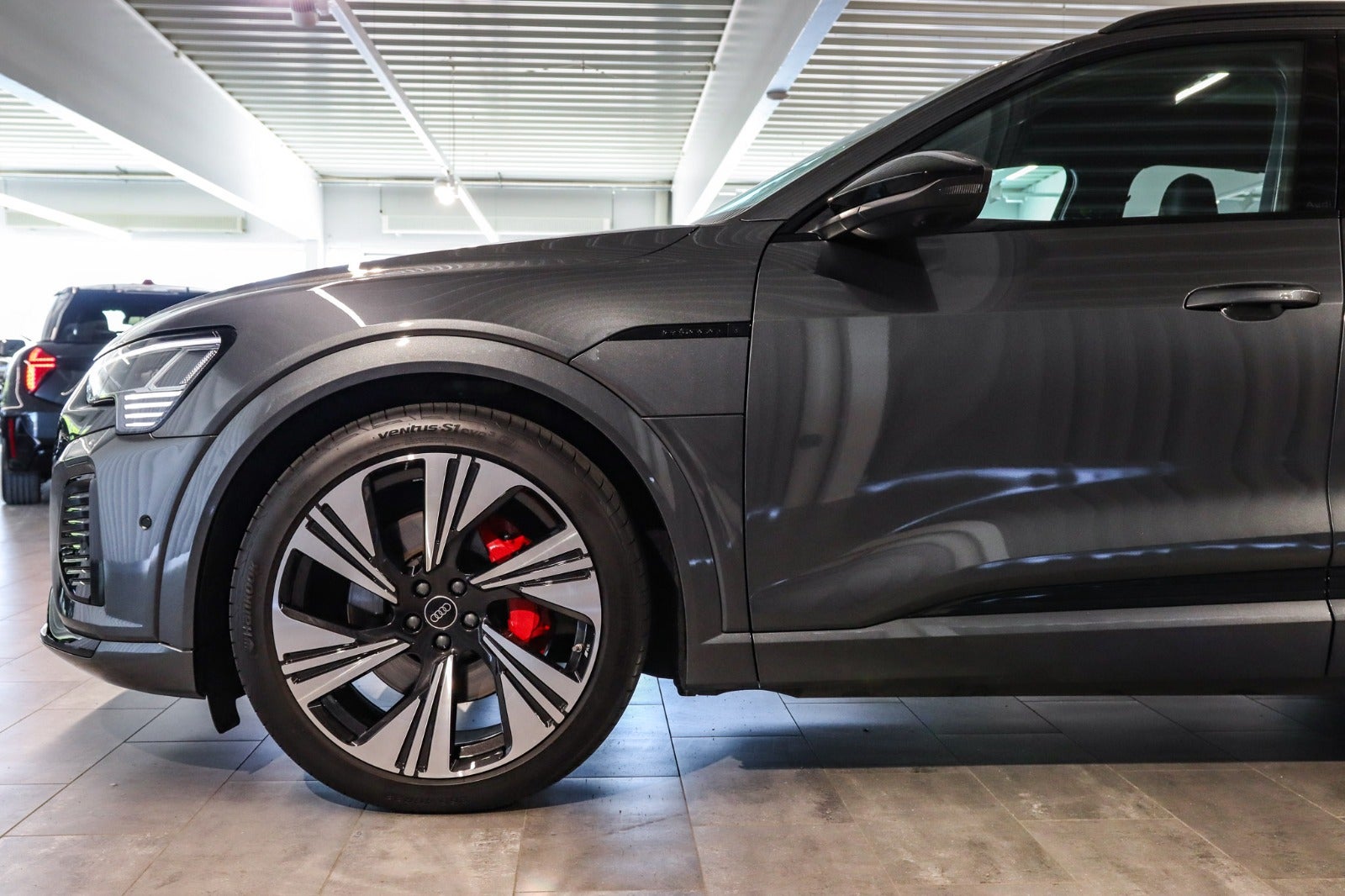 Billede af Audi Q8 e-tron 55 S-line Sportback quattro