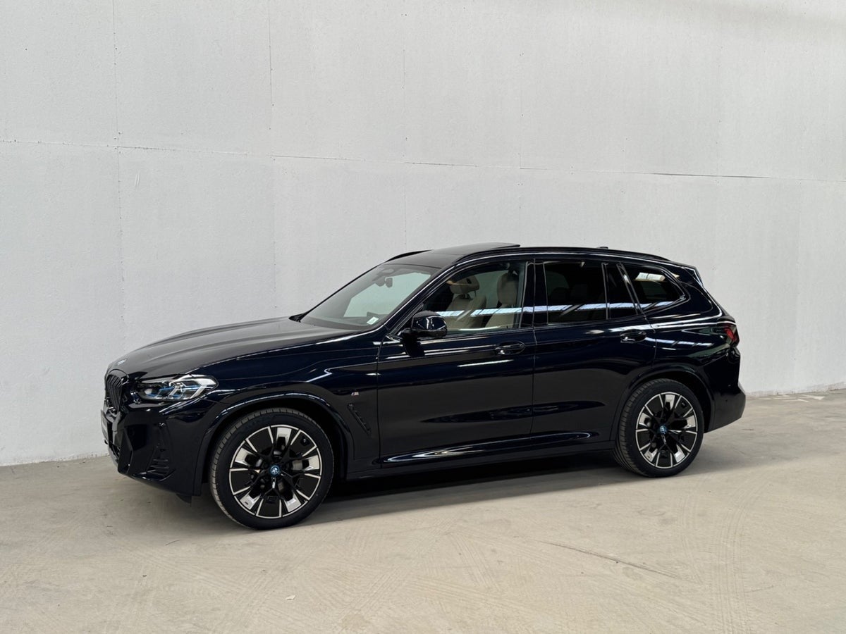 BMW iX3 Charged Plus M-Sport A