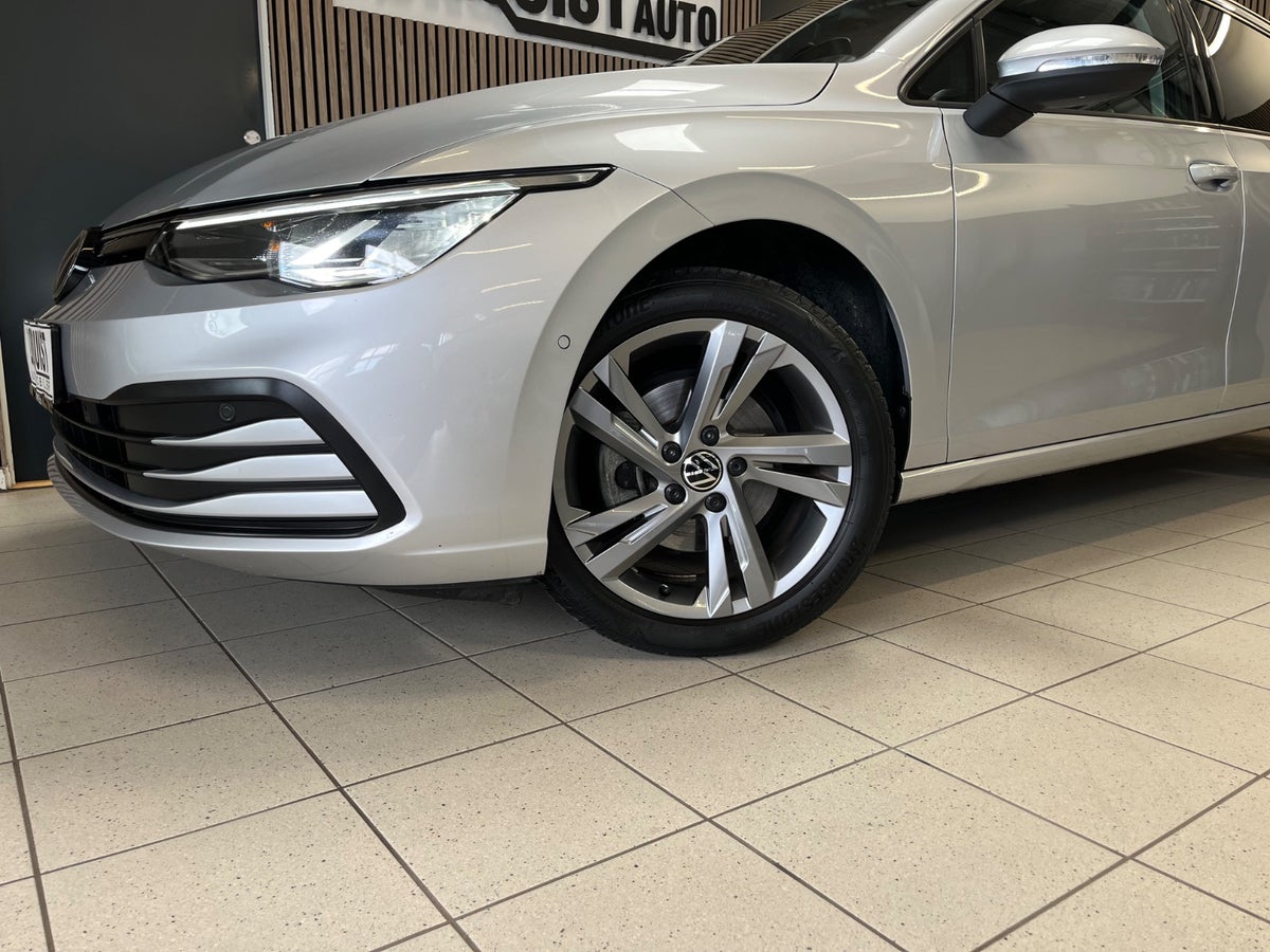VW Golf VIII eTSi 130 Life Variant DSG