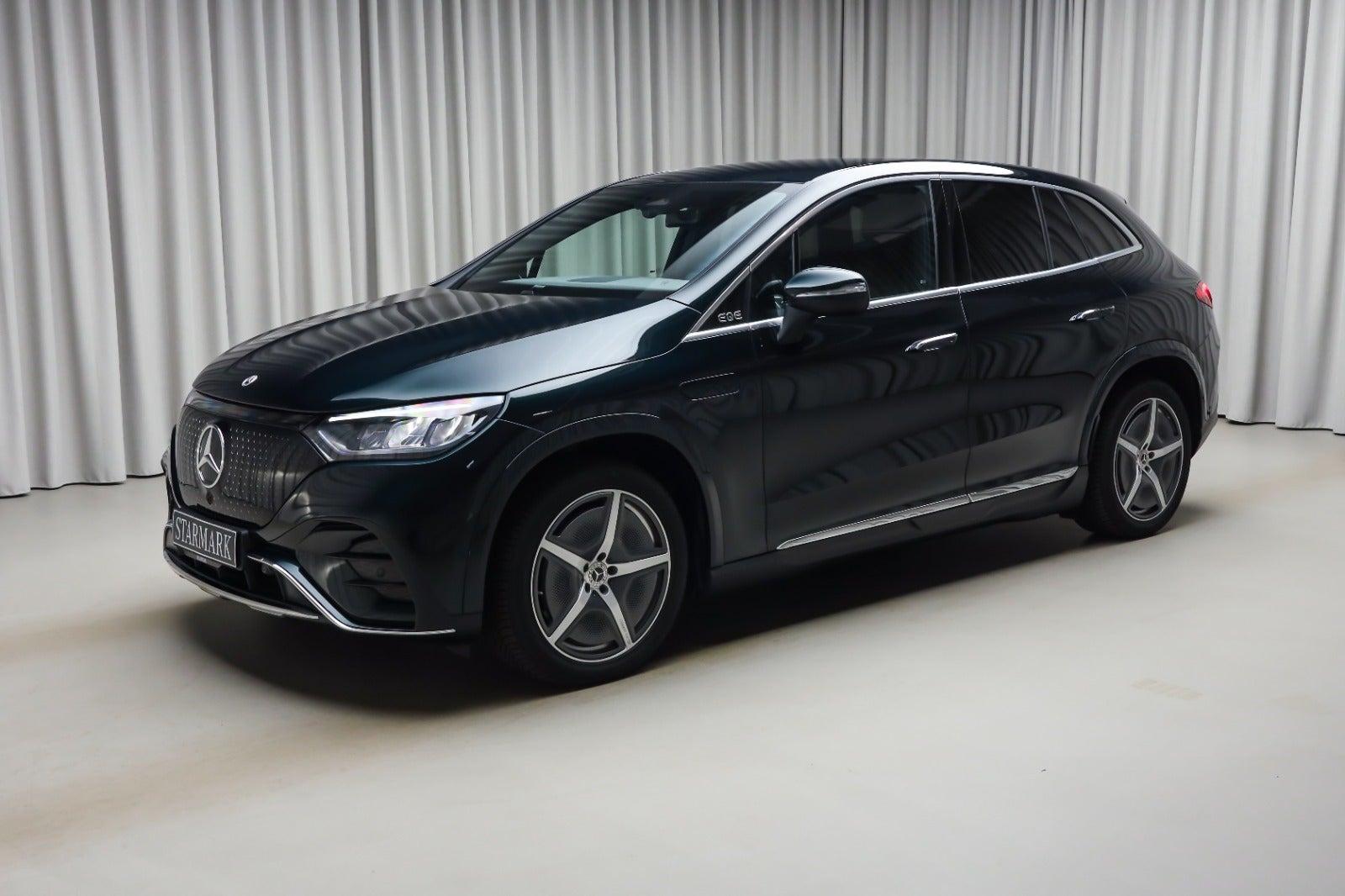 Mercedes-Benz EQE 350 SUV (1/8)