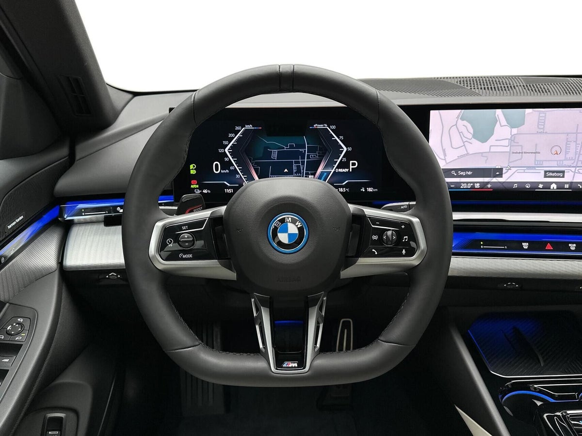 BMW i5 eDrive40 Touring Fully Charged M-Sport billede 9