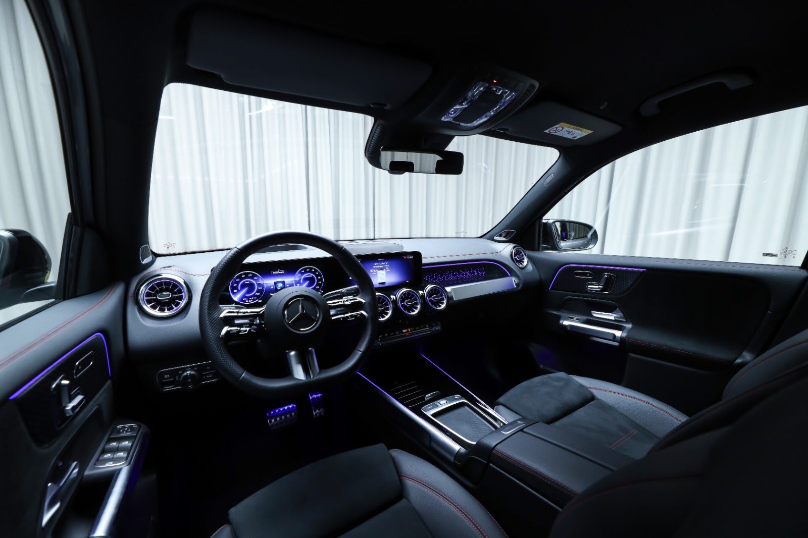 Mercedes-Benz EQB 250+ (4/8)
