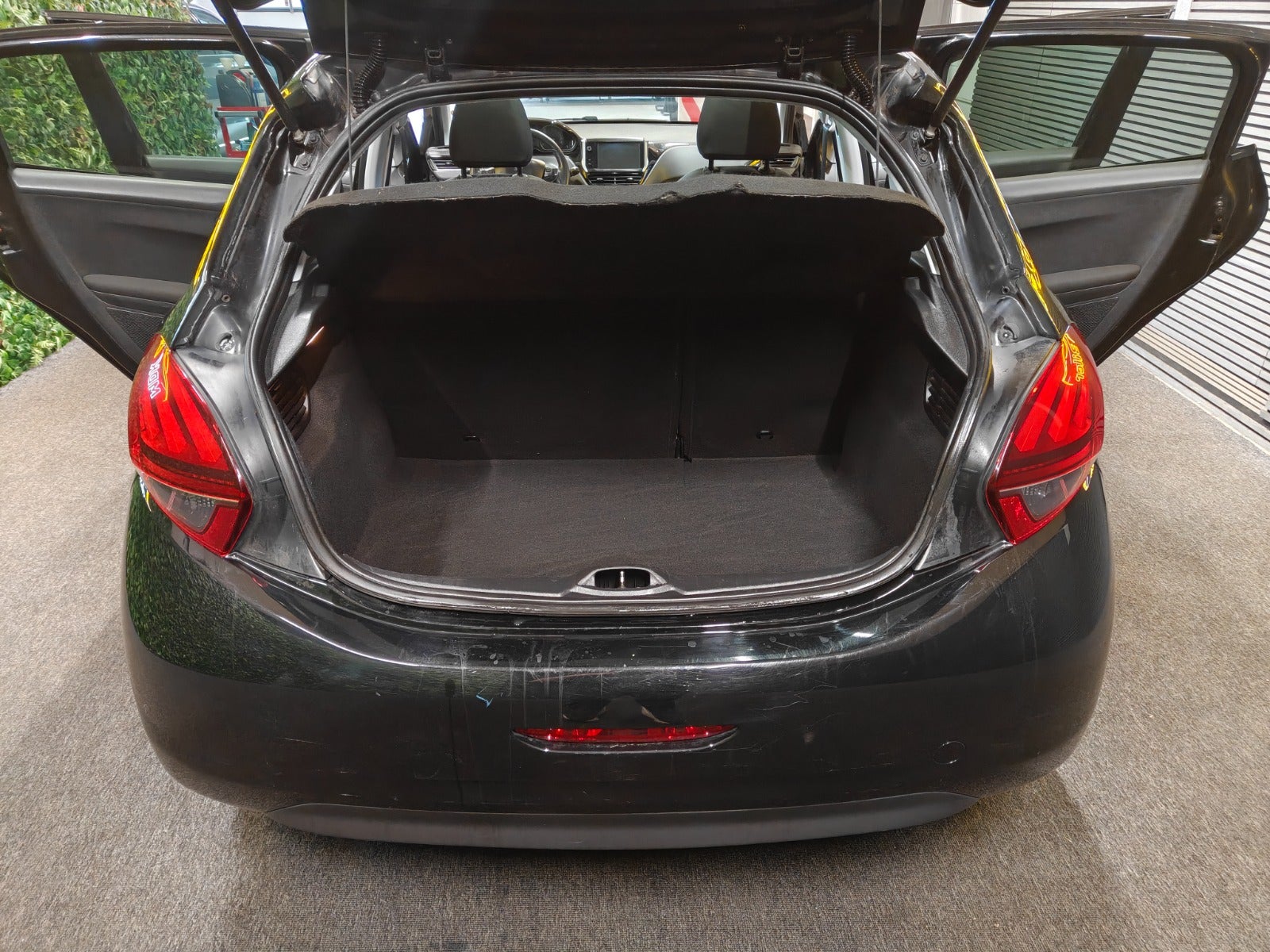 Billede af Peugeot 208 1,2 VTi 82 Allure Sky