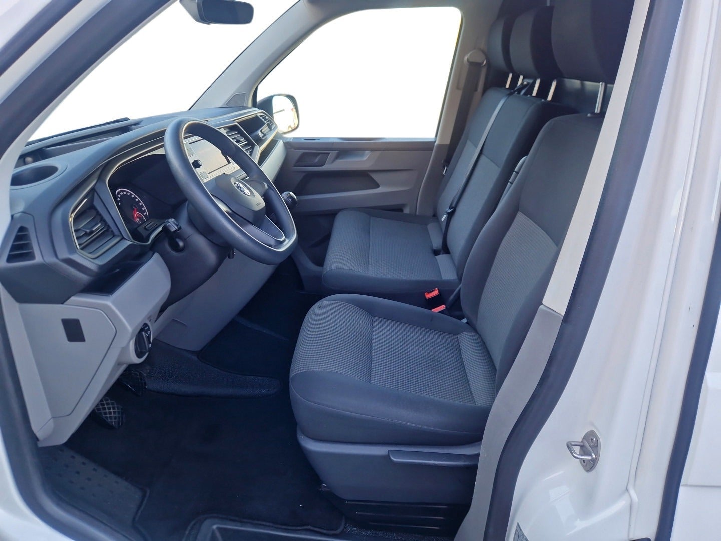 Billede af VW Transporter 2,0 TDi 110 Kassevogn lang