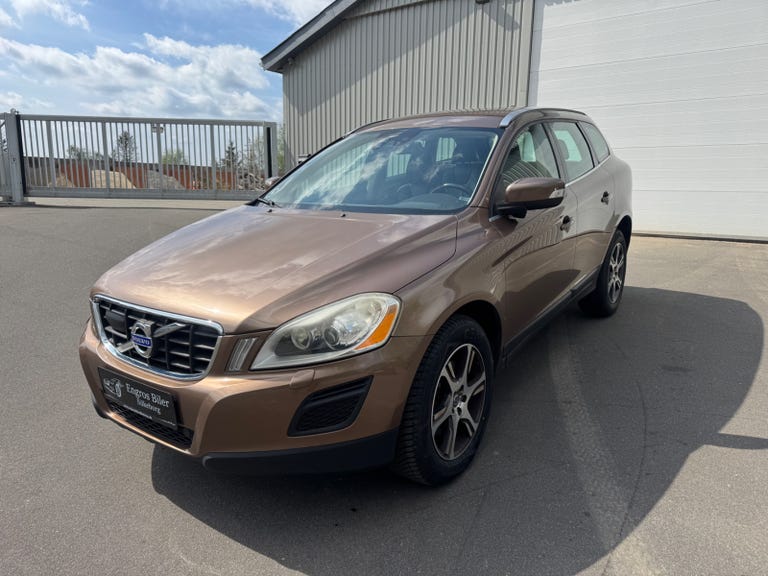 Volvo XC60 D3 163 Momentum aut. AWD