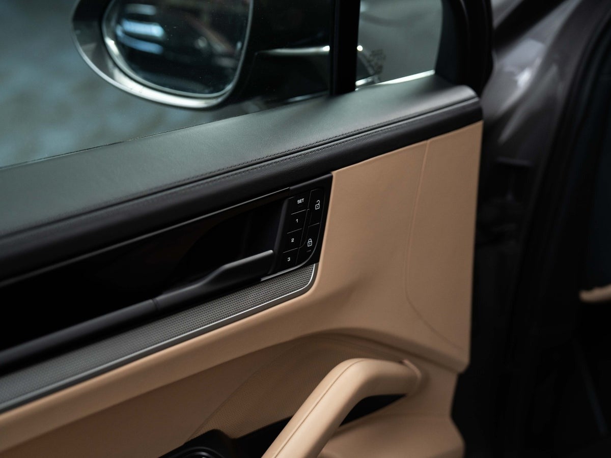 Gallery image 11 of 18