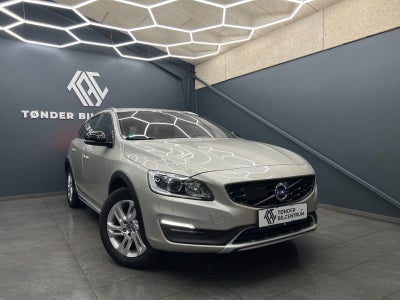 Volvo V60 CC 2,0 D3 150 Momentum 5d