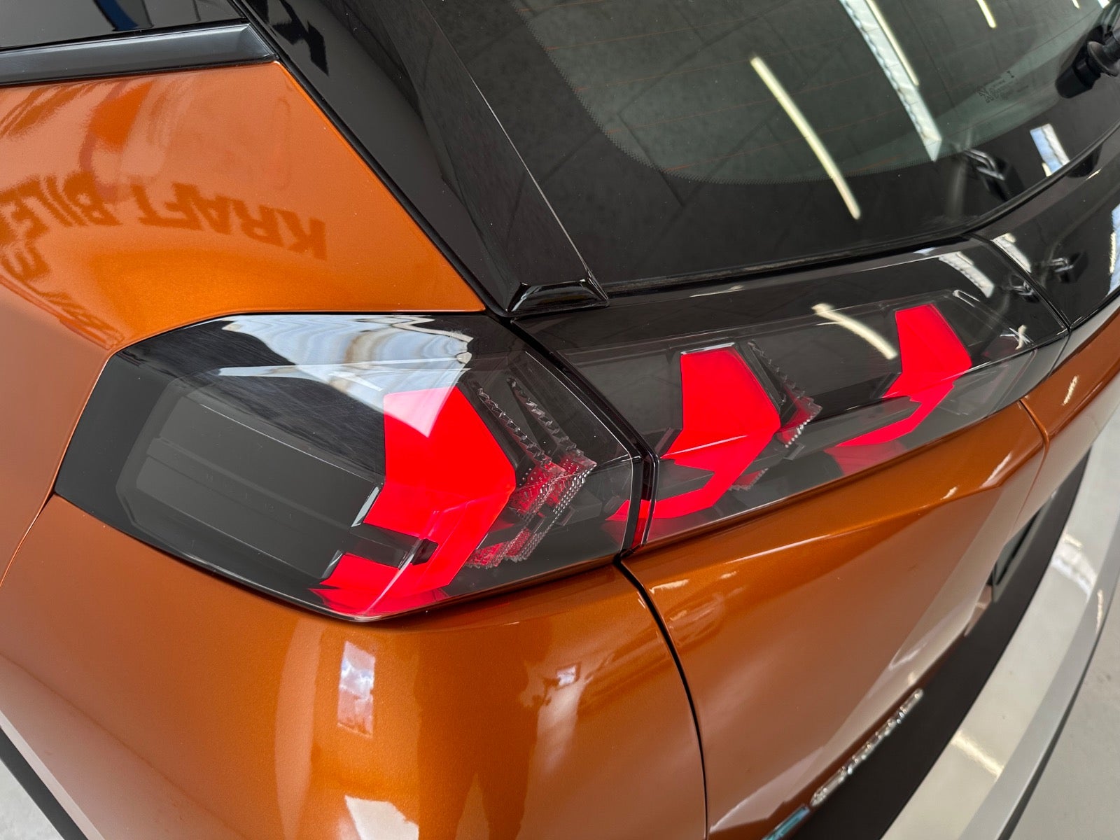 Billede af Peugeot e-2008 50 Active Pack