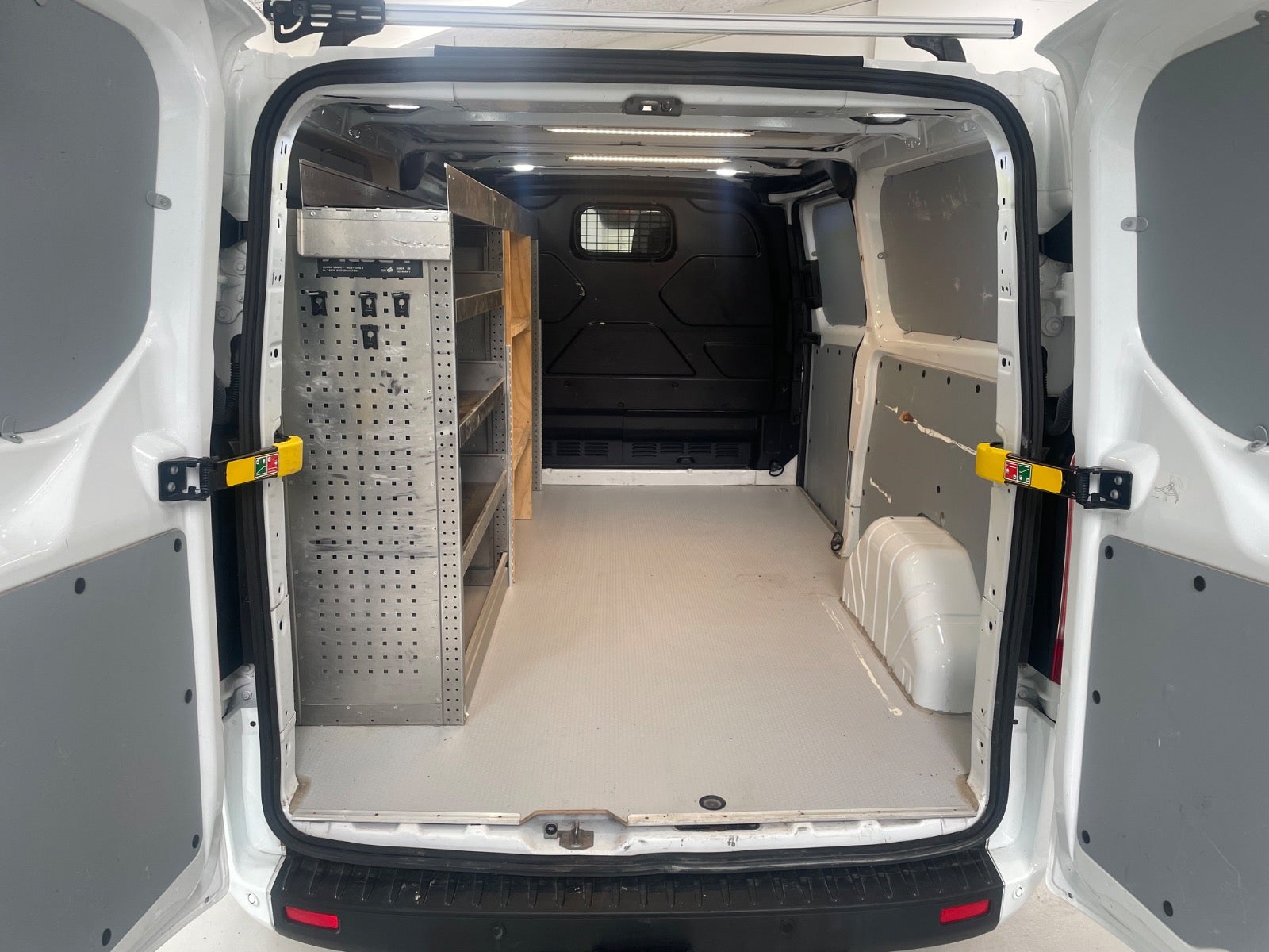 Billede af Ford Transit Custom 300L 2,0 TDCi 130 Trend