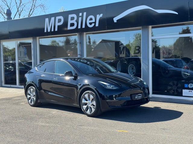 Tesla Model Y  Long Range AWD