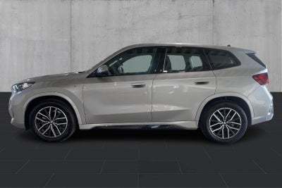 BMW iX1 eDrive20 M-Sport - 1