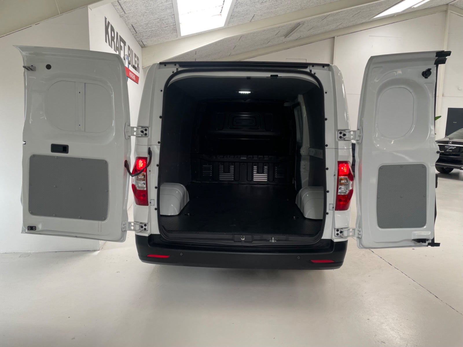 Billede af Maxus e-Deliver 3 50 Cargo Van LWB