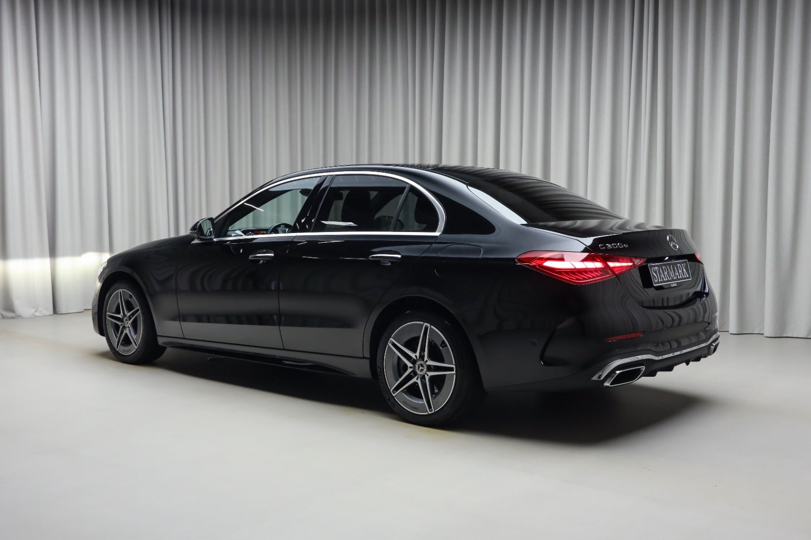 Mercedes-Benz C 300 e (3/8)