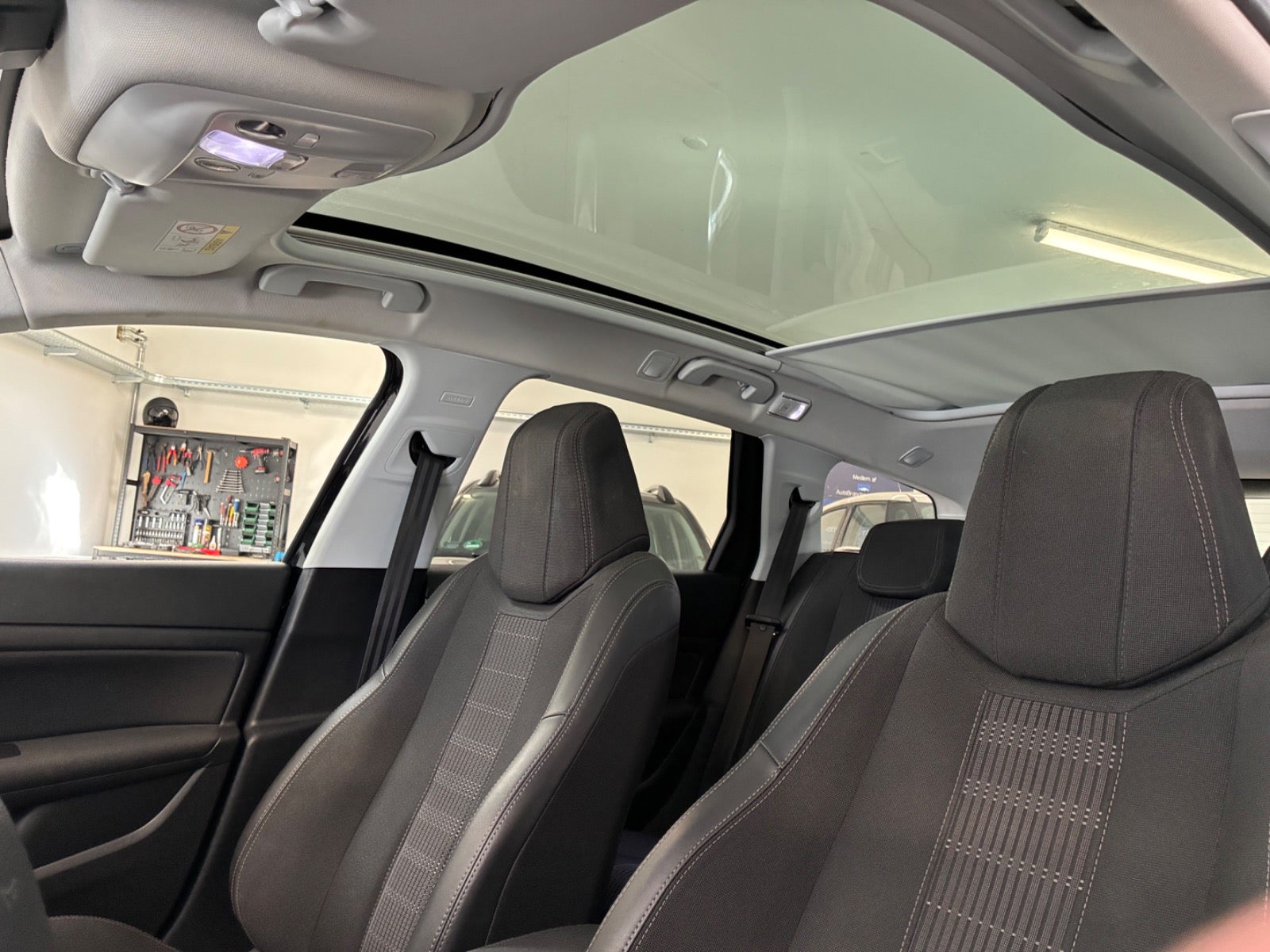 Billede af Peugeot 308 1,2 e-THP 130 Allure Sky SW EAT6