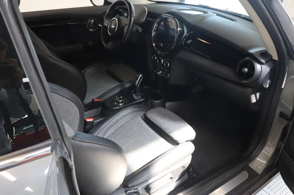 MINI Cooper SE Classic Trim