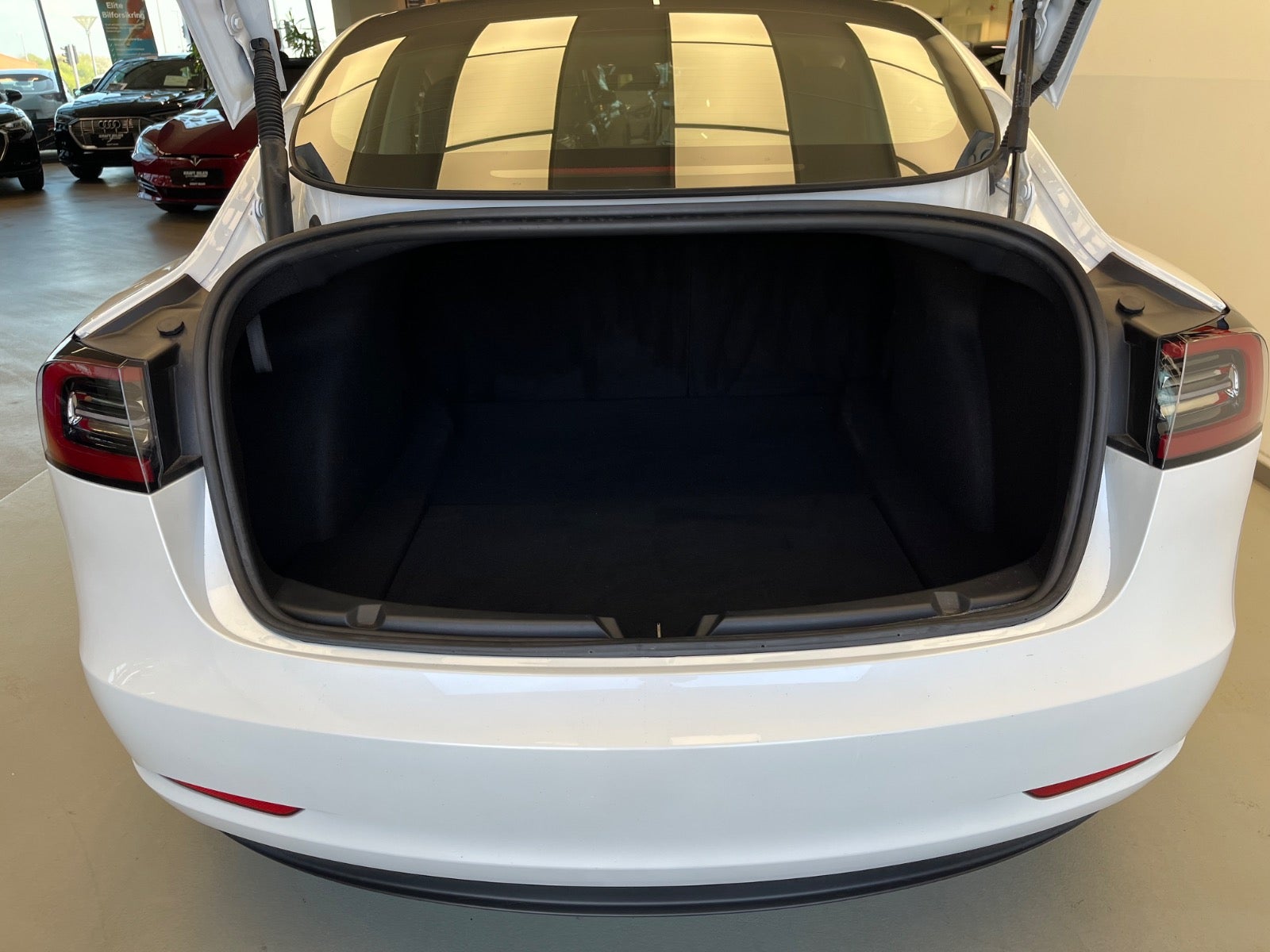 Billede af Tesla Model 3  RWD