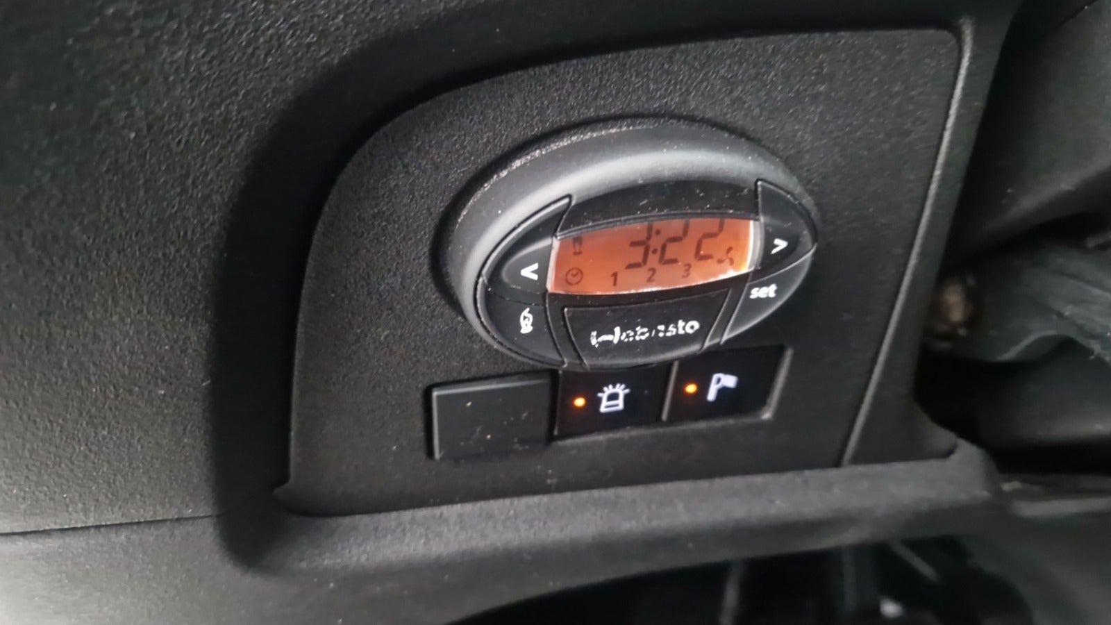 Billede af Iveco Daily 3,0 35S18 12m³ Van AG8