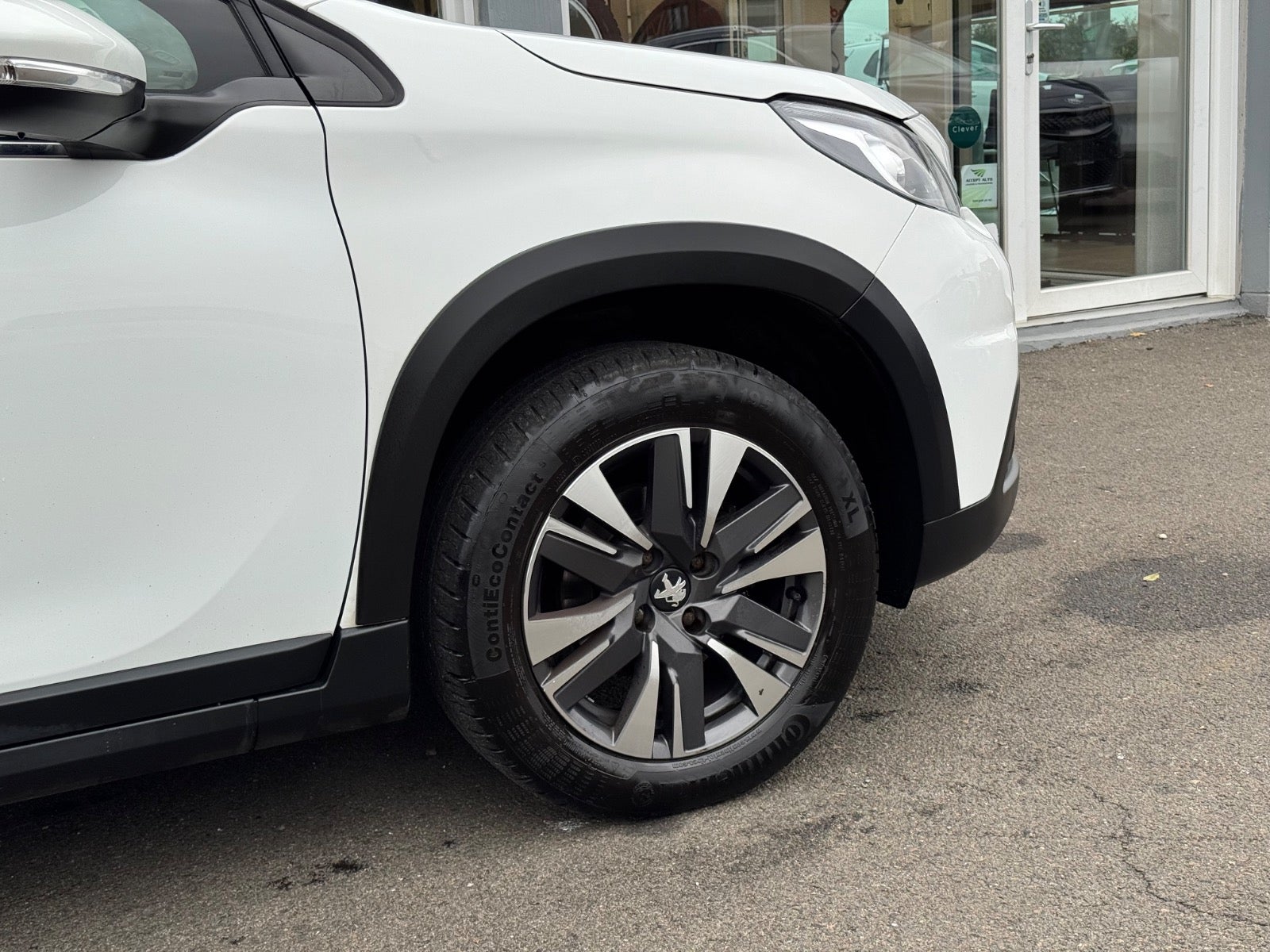 Billede af Peugeot 2008 1,5 BlueHDi 100 Allure Sky