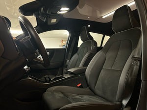 Volvo EC40 Extended Range Black Edition
