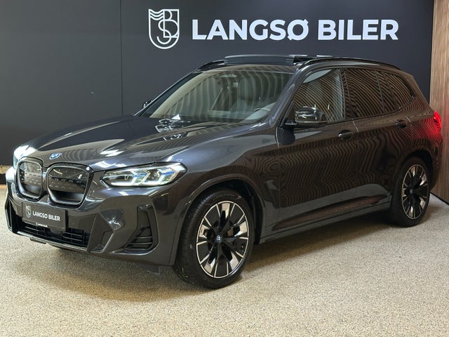 BMW iX3  Charged Plus M-Sport