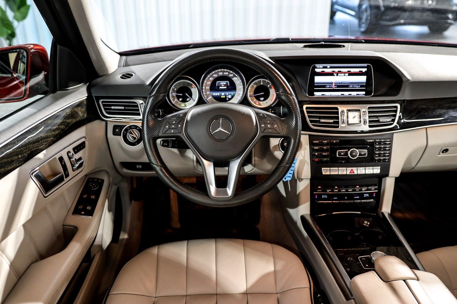 Billede af Mercedes E350 3,0 BlueTEC Avantgarde stc. aut.