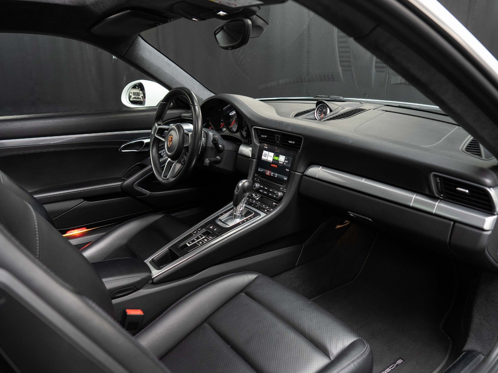 Gallery image 18 of 19