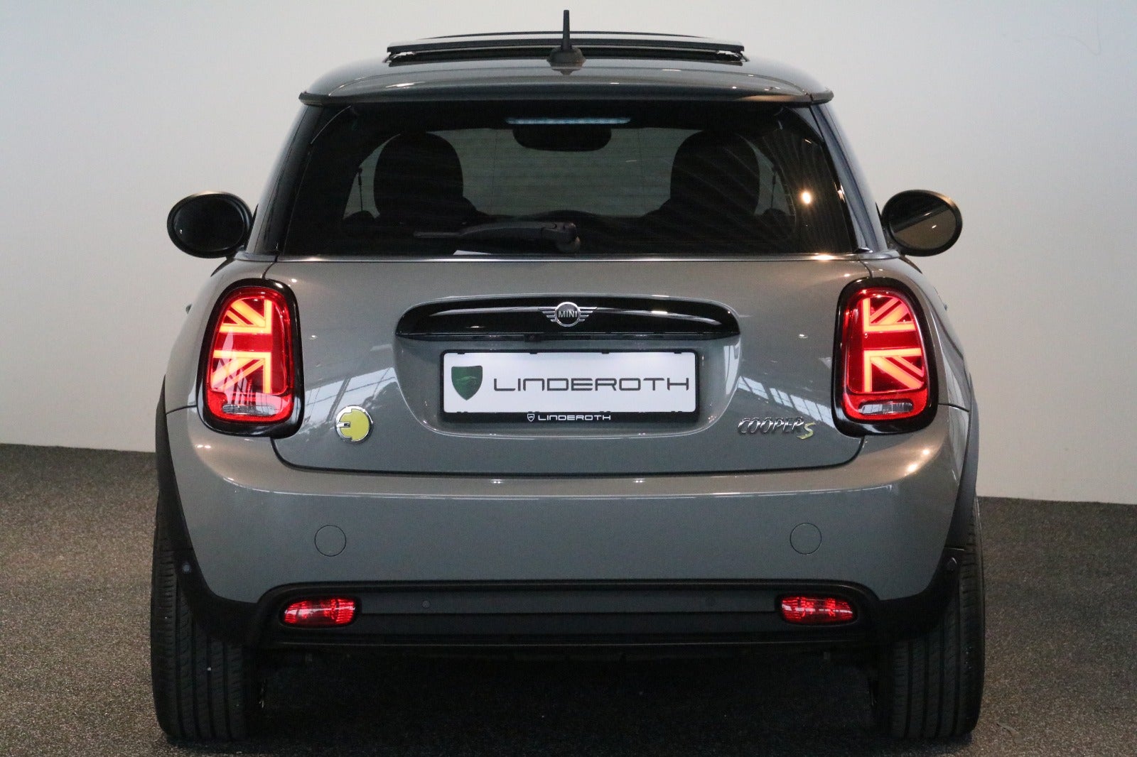 MINI Cooper SE Essential 3d - 4