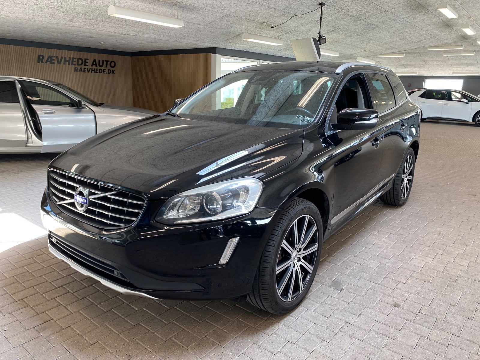 Volvo XC60 D4 181 Summum aut. 2014