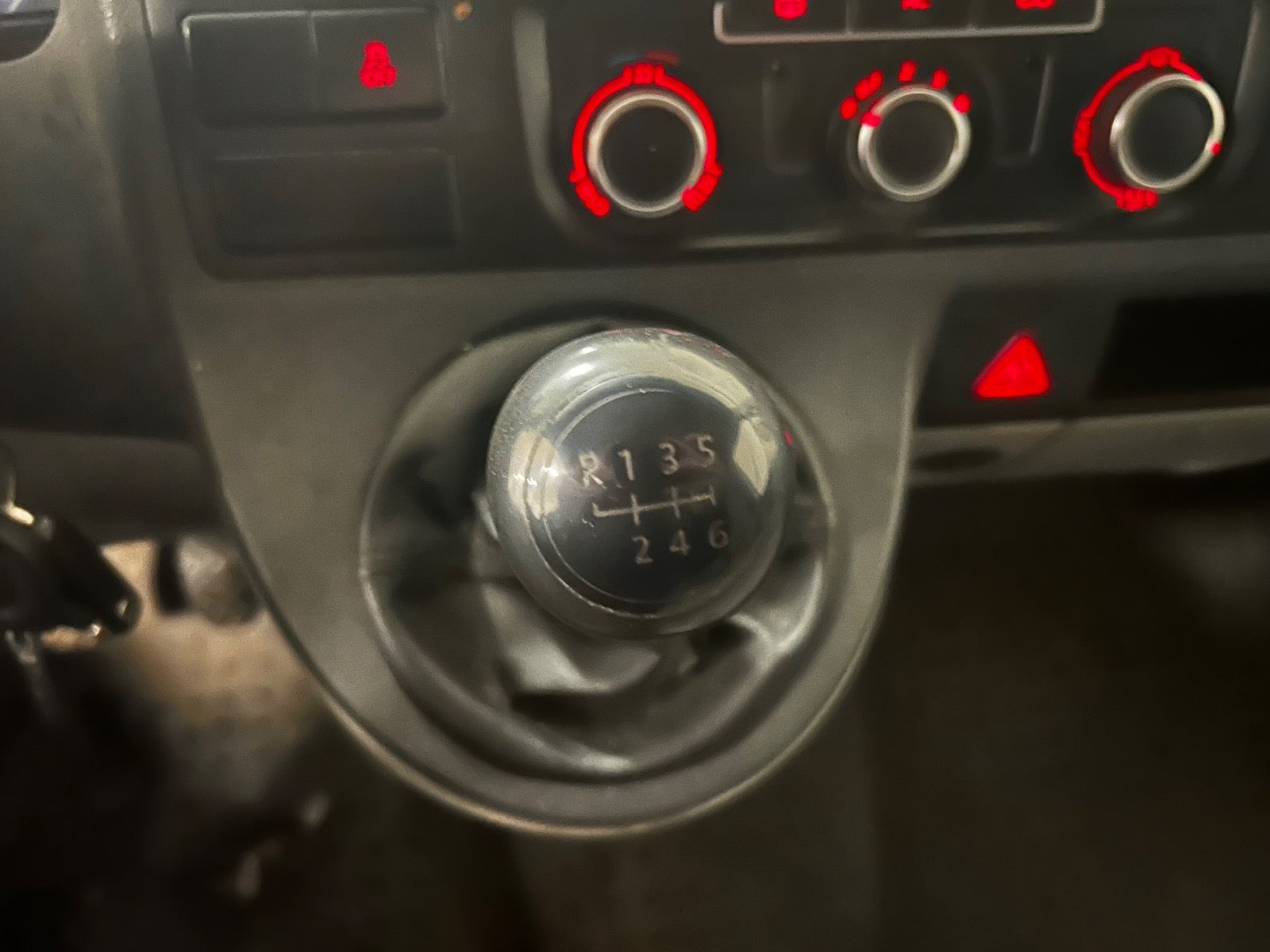 Billede af VW Transporter 2,0 TDi 140 Kassevogn kort