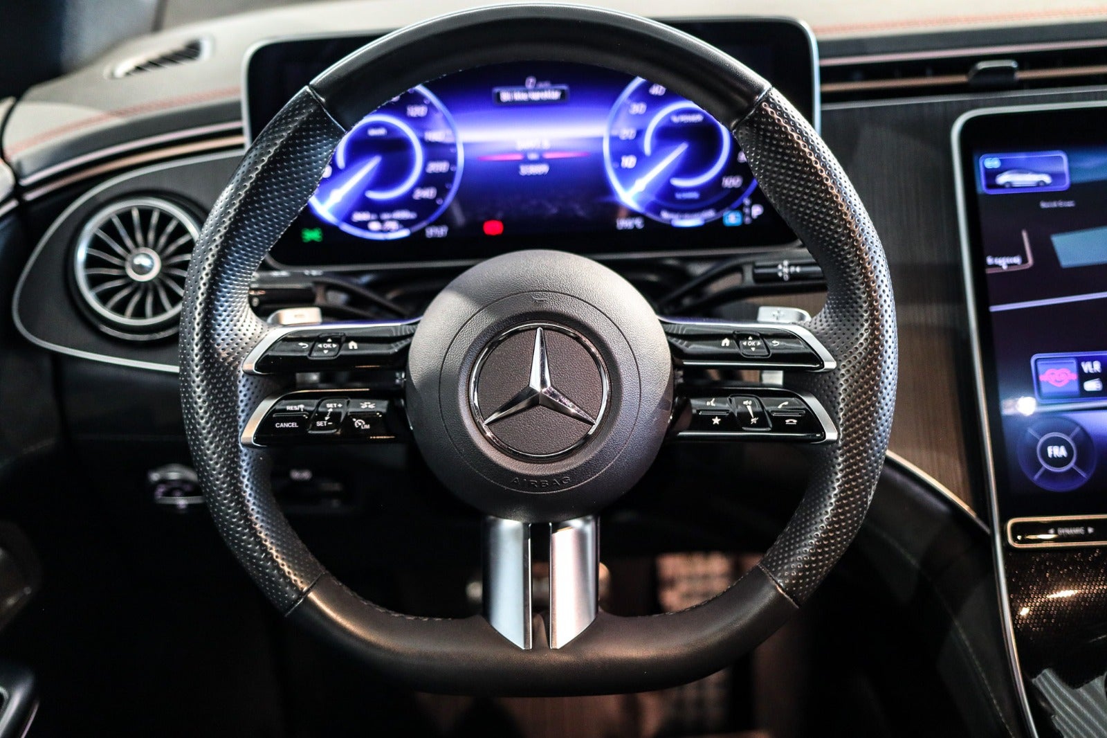 Billede af Mercedes EQE350+ AMG Line