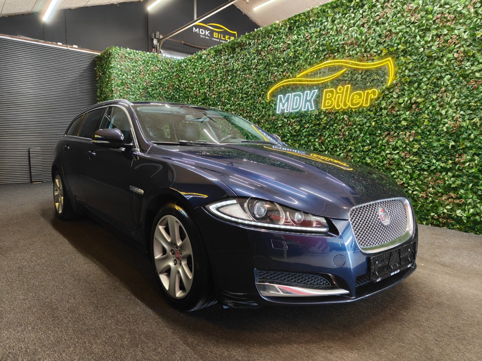 Billede af Jaguar XF 2,2 D S Portfolio Sportbrake aut.