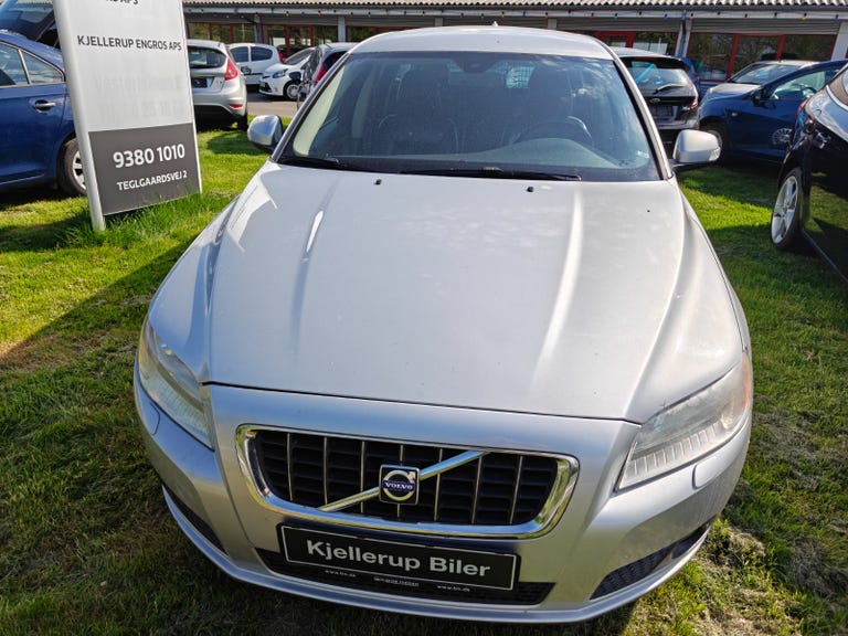 Volvo V70 Momentum