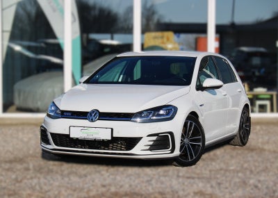 VW Golf VIII 1,4 GTE DSG 5d