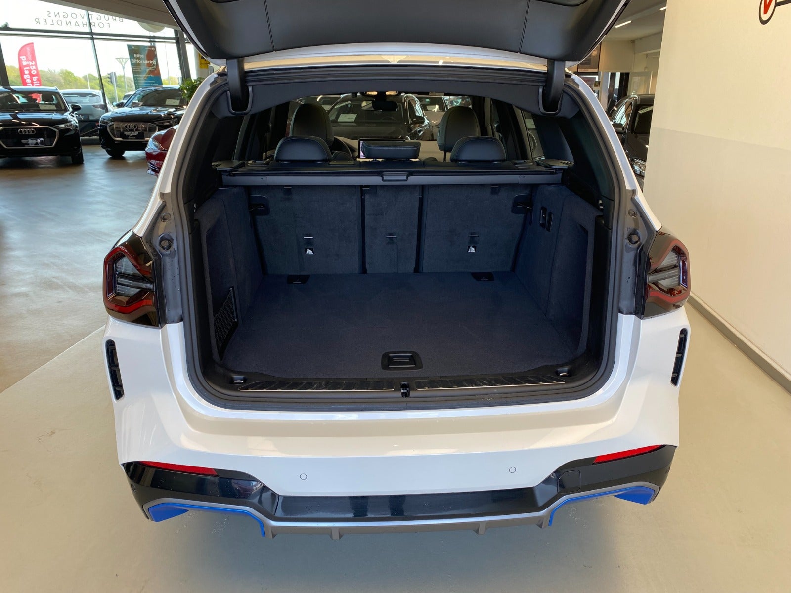 Billede af BMW iX3  Charged M-Sport