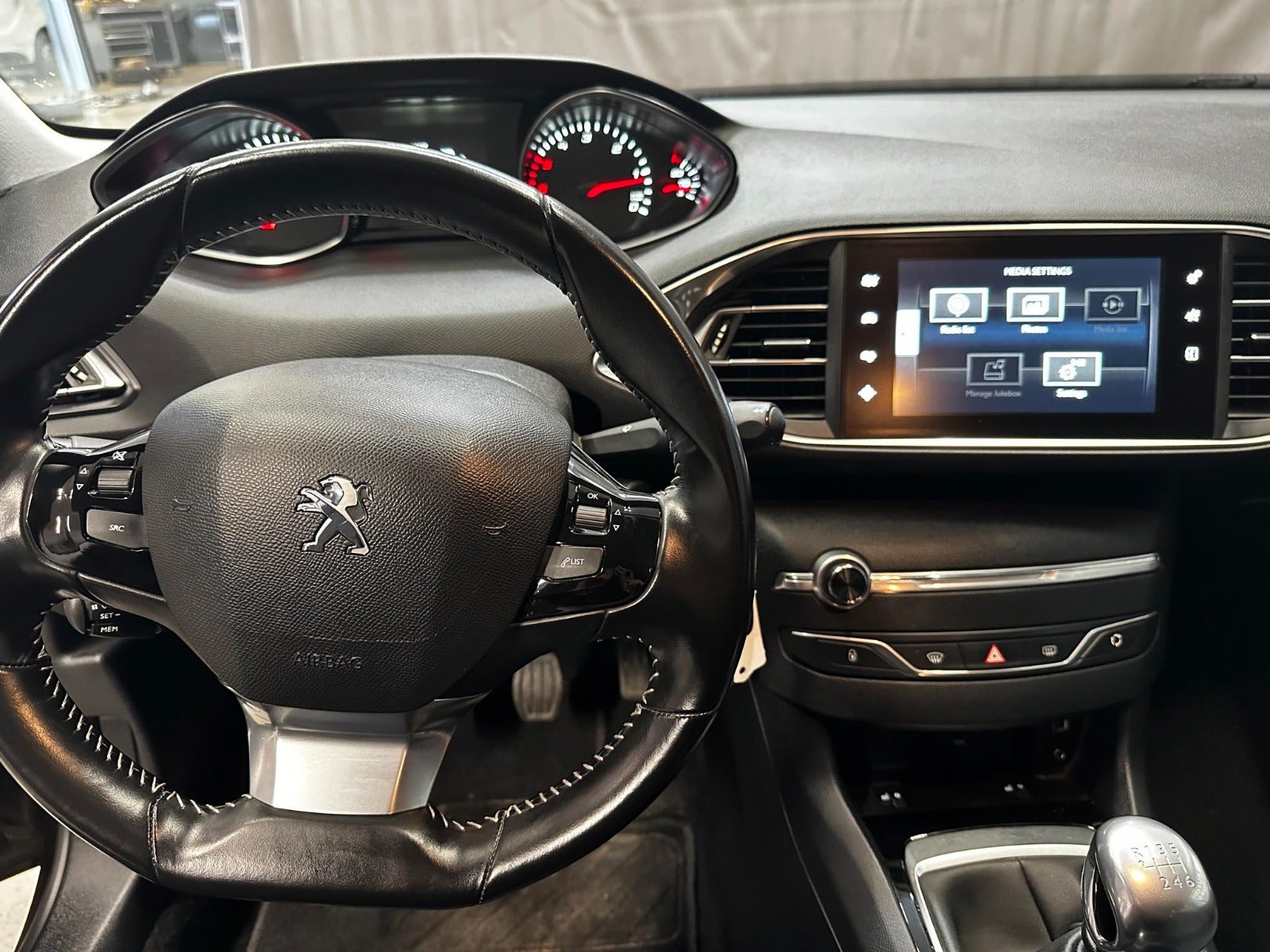 Peugeot 308 2015