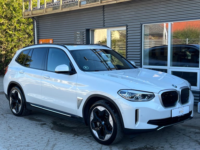 BMW iX3 Charged Plus