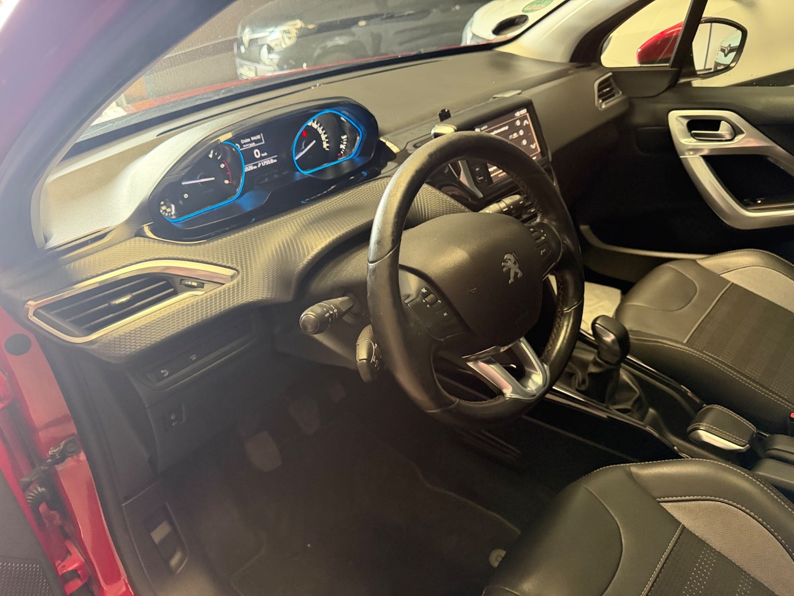 Peugeot 2008 BlueHDi 100 Exclusive Sky - billede 12