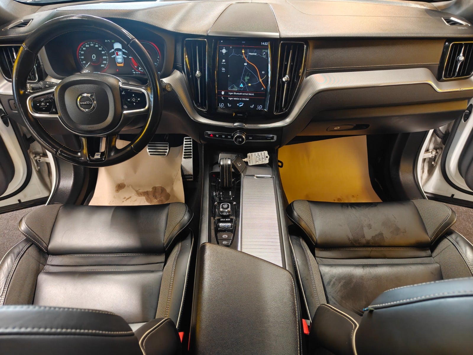 Billede af Volvo XC60 2,0 T8 ReCharge R-Design aut. AWD