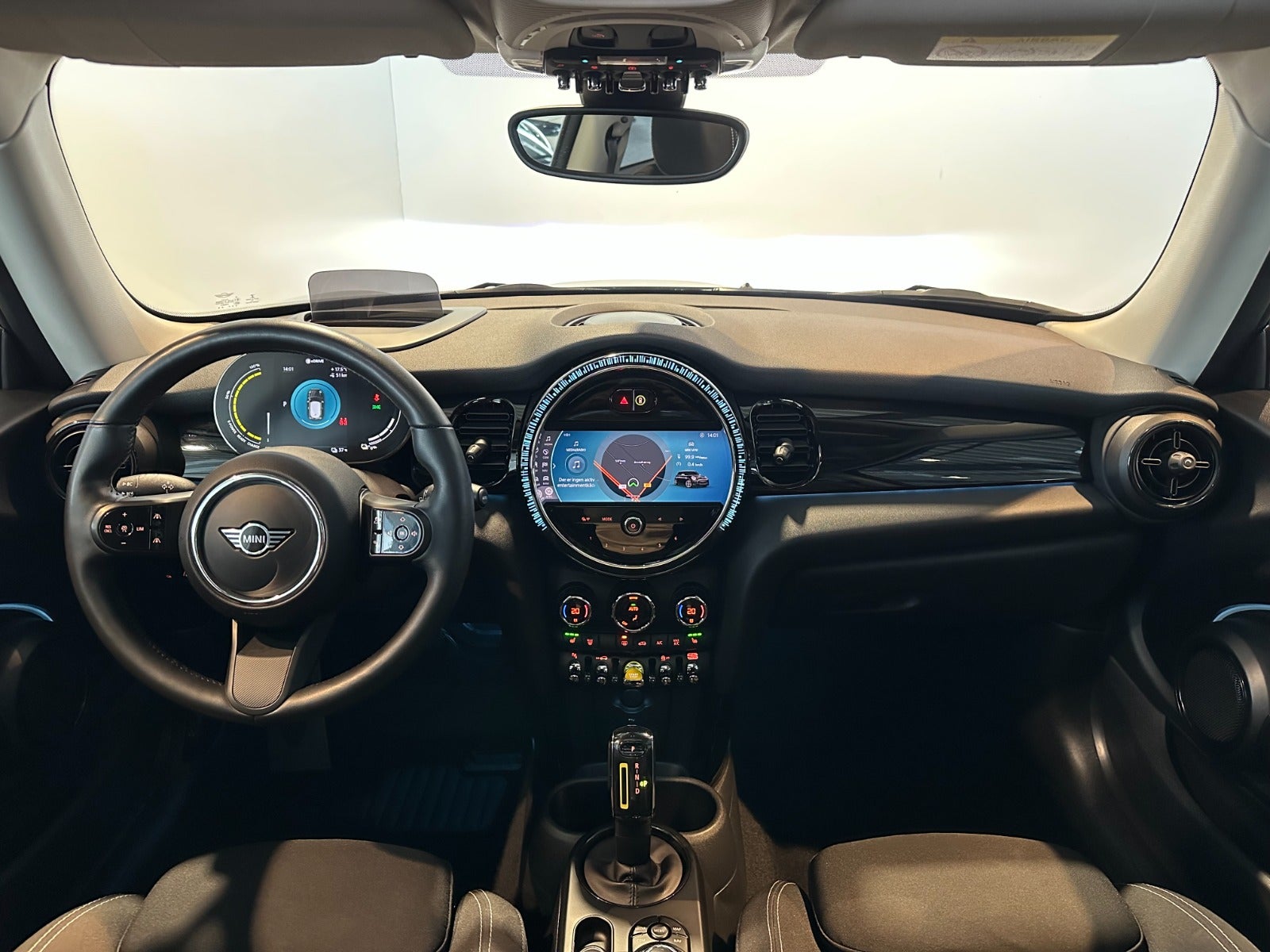 MINI Cooper SE Essential 3d - 5