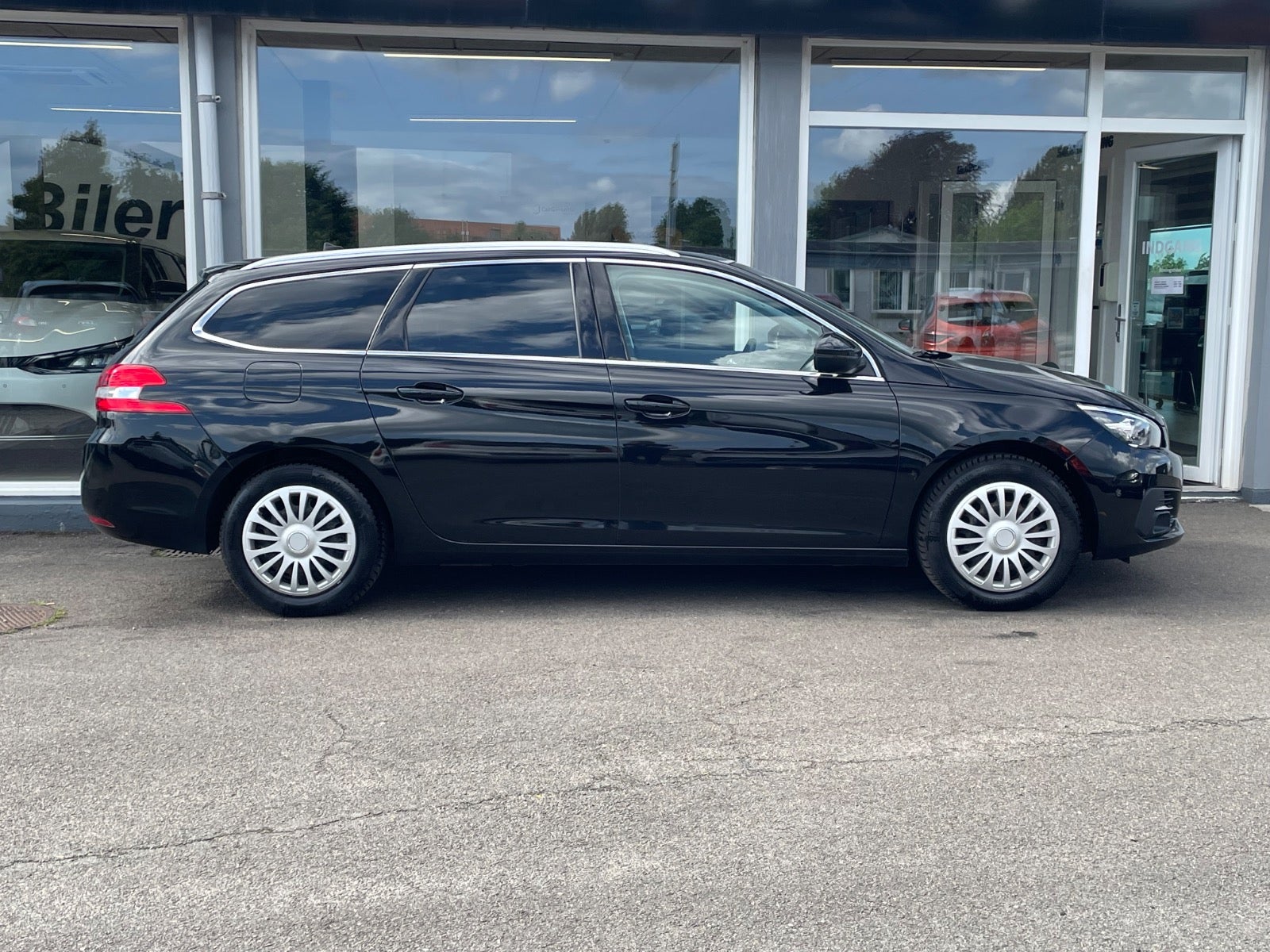 Billede af Peugeot 308 1,6 BlueHDi 120 Allure Sky SW
